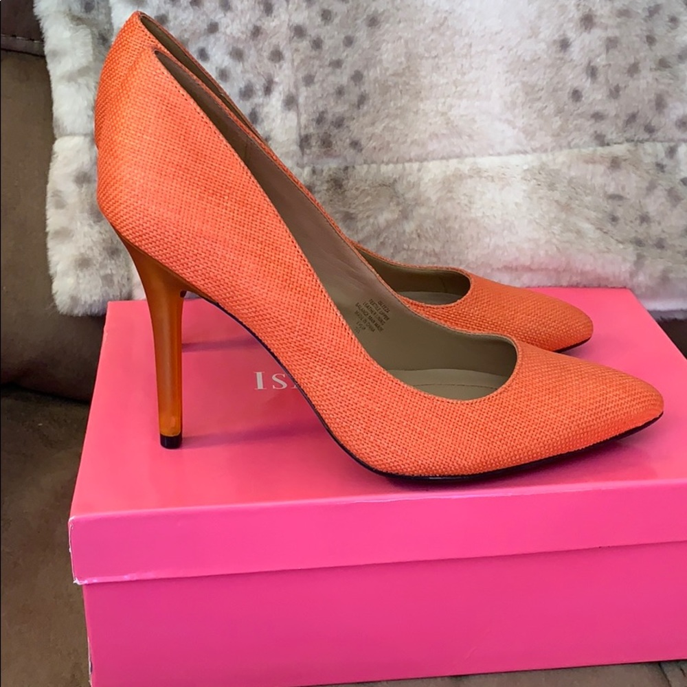 Shoes - Picture 2 of 5